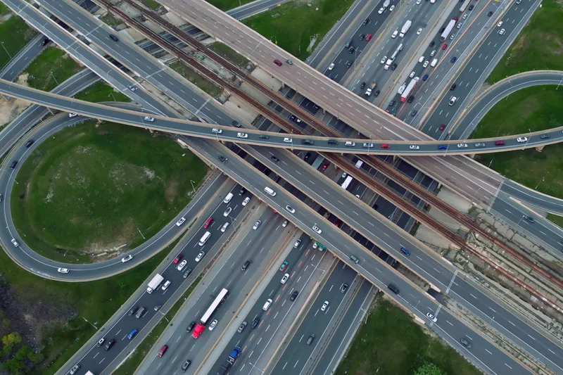 A GTA highway leading toward the airport